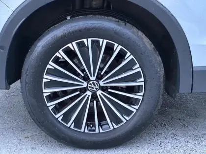 Photo 11 Volkswagen Tiguan  1.5 eHybrid 204ch DSG6