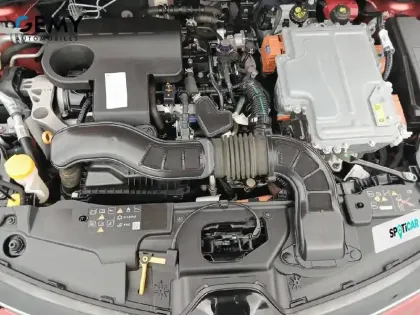 Photo 76 Renault Clio  E-Tech 140