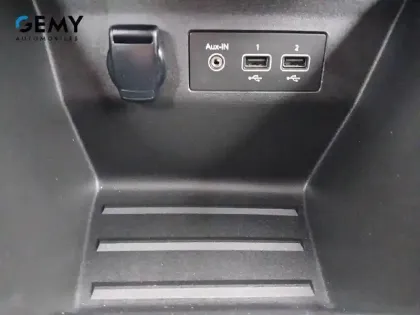 Photo 36 Renault Clio  E-Tech 140