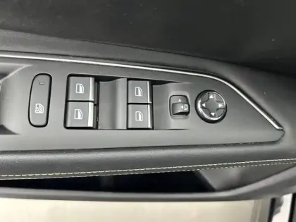 Photo 20 Peugeot 3008  Hybrid 225 e-EAT8