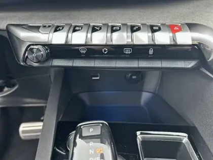 Photo 31 Peugeot 3008  Hybrid 225 e-EAT8