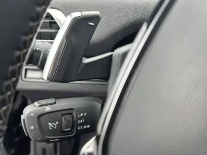 Photo 24 Peugeot 3008  Hybrid 225 e-EAT8