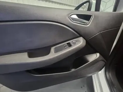 Photo 79 Renault Clio Gén. V (BJA) Ph1 Business 5