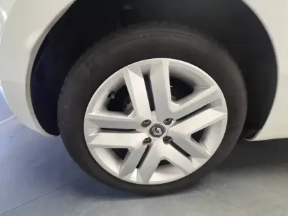 Photo 58 Renault Clio Gén. V (BJA) Ph1 Business 5