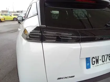 Photo 56 Peugeot 2008  PureTech 130 S&S EAT8