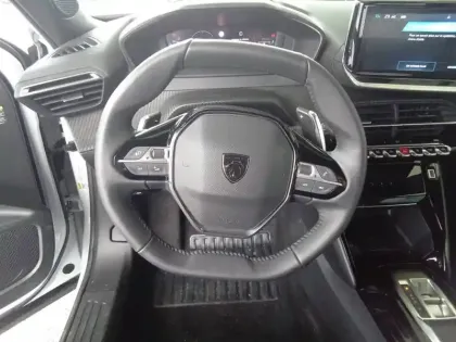 Photo 28 Peugeot 2008  PureTech 130 S&S EAT8