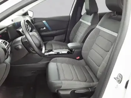 Photo 10 Citroën C4 e- 136 ch Automatique