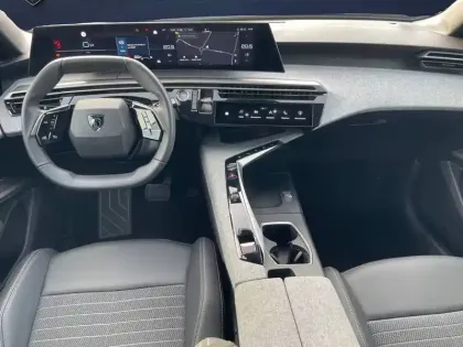 Photo 12 Peugeot 3008  Hybrid 136 e-DCS6