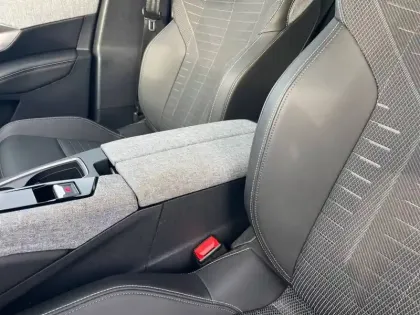 Photo 48 Peugeot 3008  Hybrid 136 e-DCS6