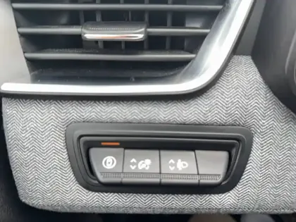 Photo 52 Renault Clio  Eco-G 100 GSR2