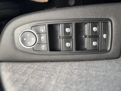 Photo 51 Renault Clio  Eco-G 100 GSR2