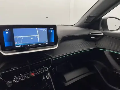 Photo 27 Peugeot 2008  PureTech 130 S&S BVM6