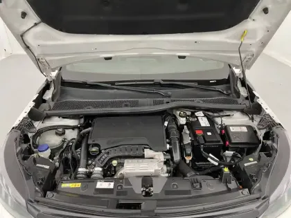 Photo 20 Peugeot 2008  PureTech 130 S&S BVM6