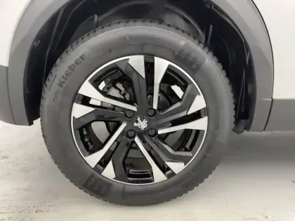 Photo 18 Peugeot 2008  PureTech 130 S&S BVM6