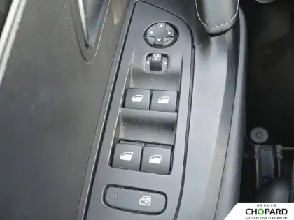 Photo 30 Peugeot 2008  PureTech 130 S&S BVM6