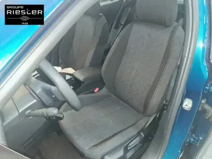 Photo 10 Peugeot 2008  Electrique 50 kWh 136 ch