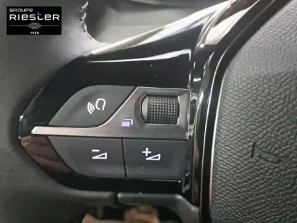 Photo 38 Peugeot 2008  Electrique 50 kWh 136 ch