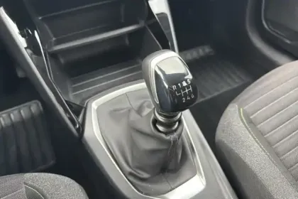 Photo 26 Peugeot 208  PureTech 100 S&S BVM6