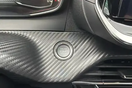 Photo 81 Peugeot 208  PureTech 100 S&S BVM6