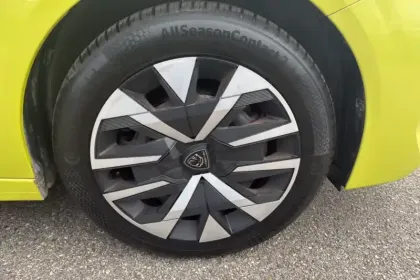 Photo 11 Peugeot 208  PureTech 100 S&S BVM6