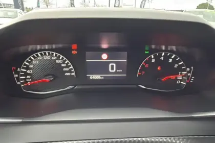 Photo 74 Peugeot 208  PureTech 100 S&S BVM6
