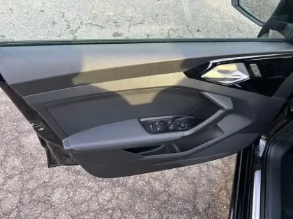 Photo 17 Audi A1  Sportback 30 TFSI 110 ch S tronic 7