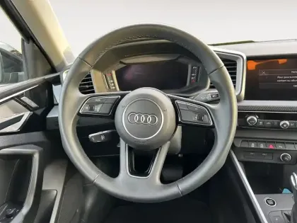 Photo 11 Audi A1  Sportback 30 TFSI 110 ch S tronic 7