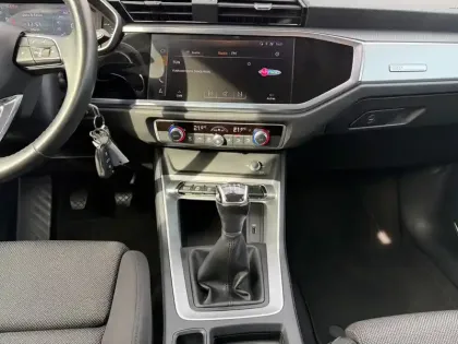 Photo 12 Audi Q3  35 TFSI 150 ch