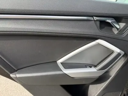 Photo 23 Audi Q3  35 TFSI 150 ch