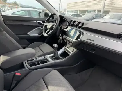 Photo 27 Audi Q3  35 TFSI 150 ch