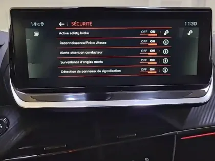 Photo 45 Peugeot 2008  BlueHDi 110 S&S BVM6