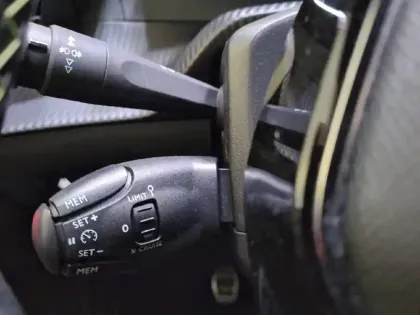 Photo 50 Peugeot 2008  BlueHDi 110 S&S BVM6