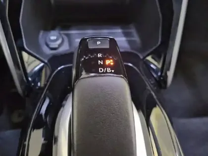 Photo 17 Peugeot 208  Electrique 50 kWh 136ch