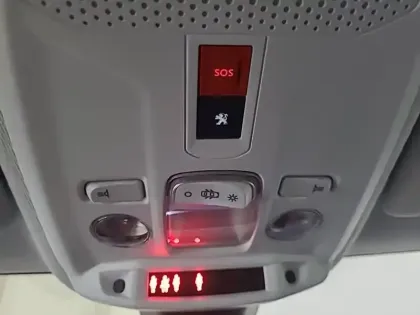 Photo 22 Peugeot 208  Electrique 50 kWh 136ch