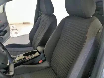 Photo 5 Peugeot 208  Electrique 50 kWh 136ch