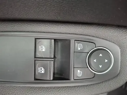 Photo 70 Renault Clio Gén. V (BJA) Ph1 Business 5