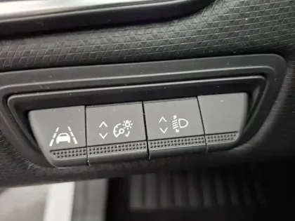 Photo 71 Renault Clio Gén. V (BJA) Ph1 Business 5