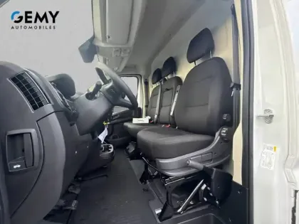 Photo 8 Peugeot Boxer  FGN TOLE 3.5 T D L2H2 140 CH MANUELLE