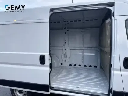 Photo 30 Peugeot Boxer  FGN TOLE 3.5 T D L2H2 140 CH MANUELLE