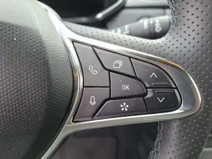 Photo 27 Renault Symbioz  E-Tech full hybrid 145