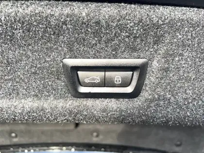 Photo 14 BMW Serie 3 330e xDrive 292 ch BVA8