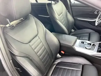 Photo 13 BMW Serie 3 330e xDrive 292 ch BVA8