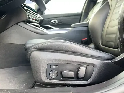 Photo 20 BMW Serie 3 330e xDrive 292 ch BVA8