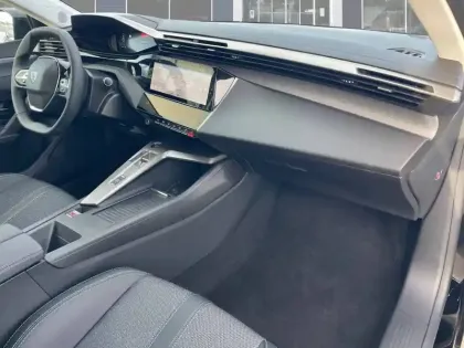 Photo 17 Peugeot 308  Hybrid 145 e-DCS6