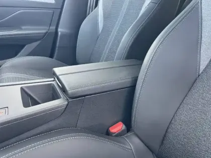 Photo 79 Peugeot 308  Hybrid 145 e-DCS6