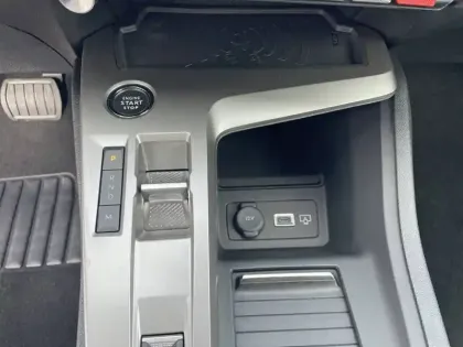 Photo 81 Peugeot 308  Hybrid 145 e-DCS6