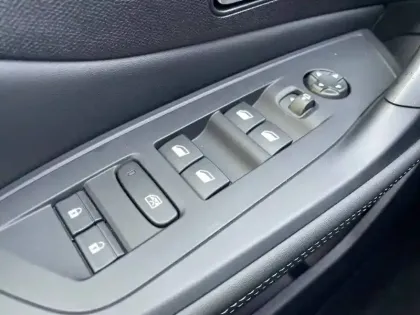 Photo 57 Peugeot 308  Hybrid 145 e-DCS6