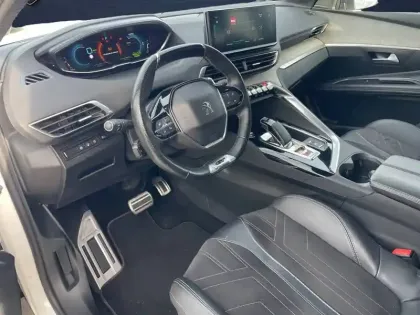 Photo 47 Peugeot 3008  Hybrid 225 e-EAT8