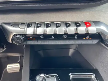 Photo 22 Peugeot 3008  Hybrid 225 e-EAT8