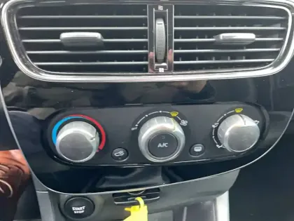 Photo 17 Renault Clio  TCe 75 E6C